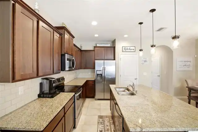 Listing Photo 10