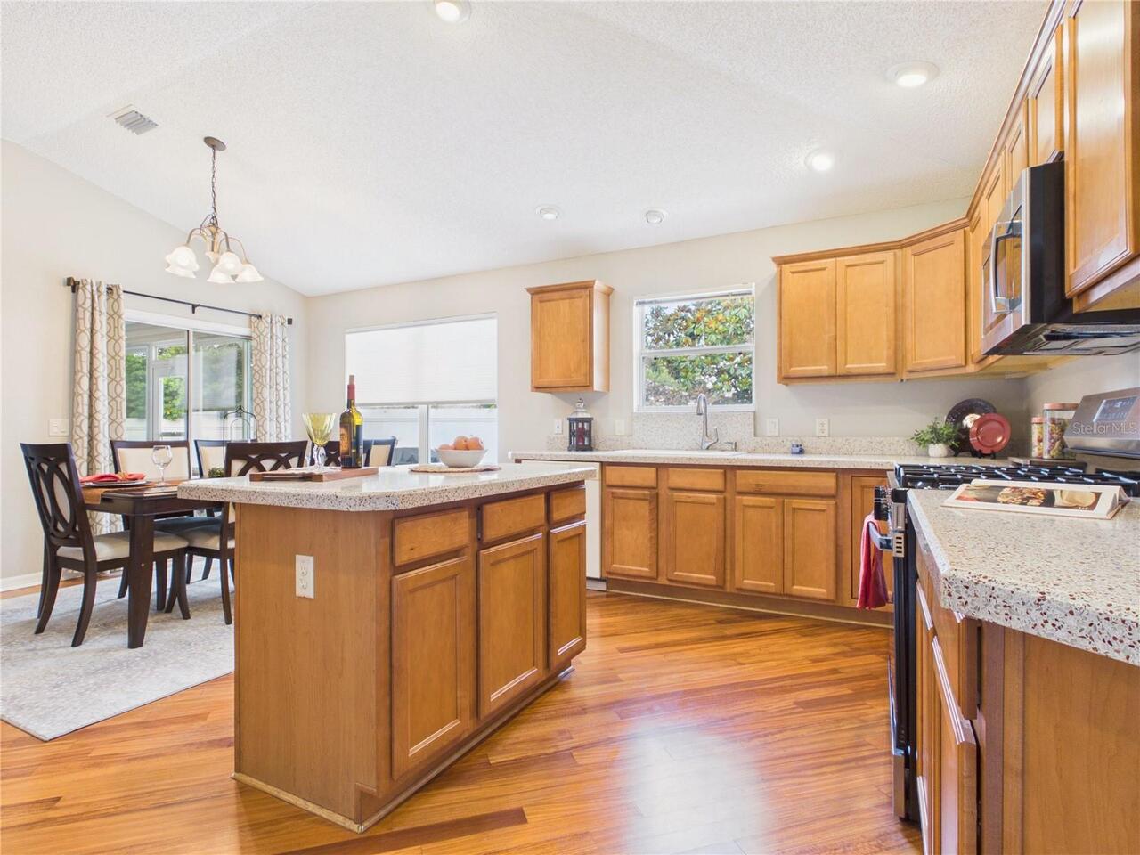 Listing Photo 8