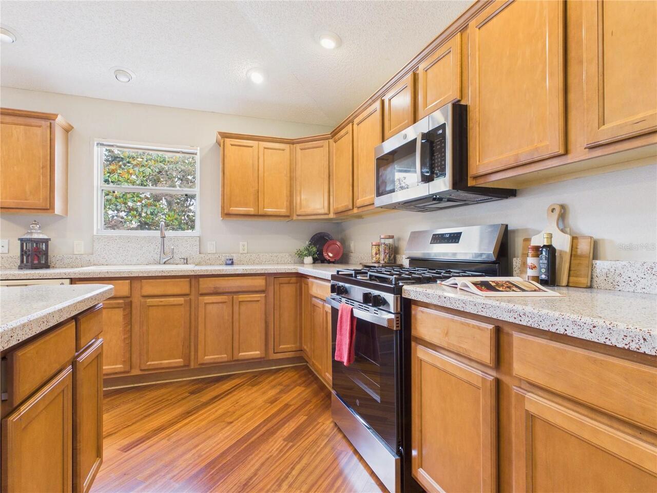 Listing Photo 9