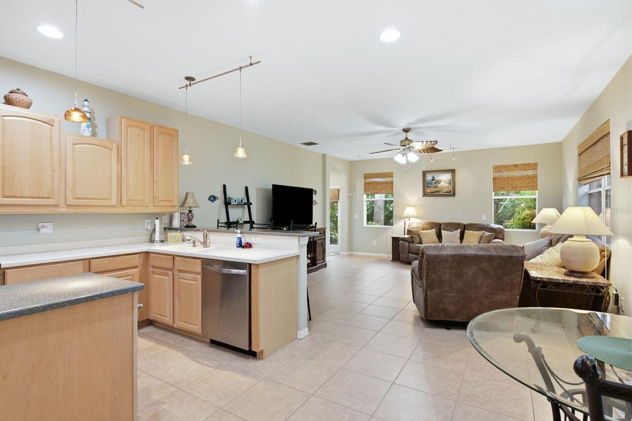 Listing Photo 12