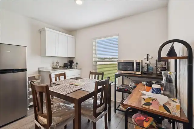 Listing Photo 10