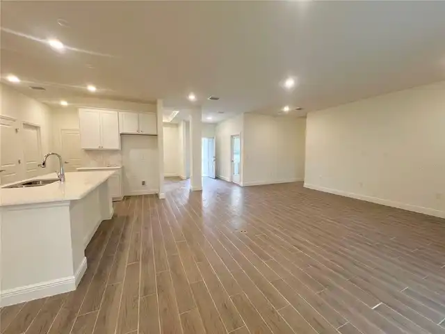 Listing Photo 7
