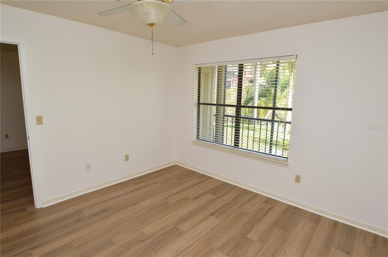 Listing Photo 24