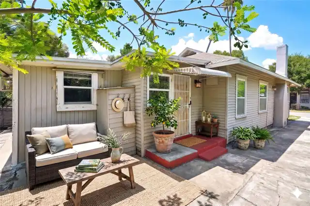 Listing Photo 11