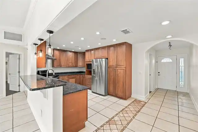 Listing Photo 12