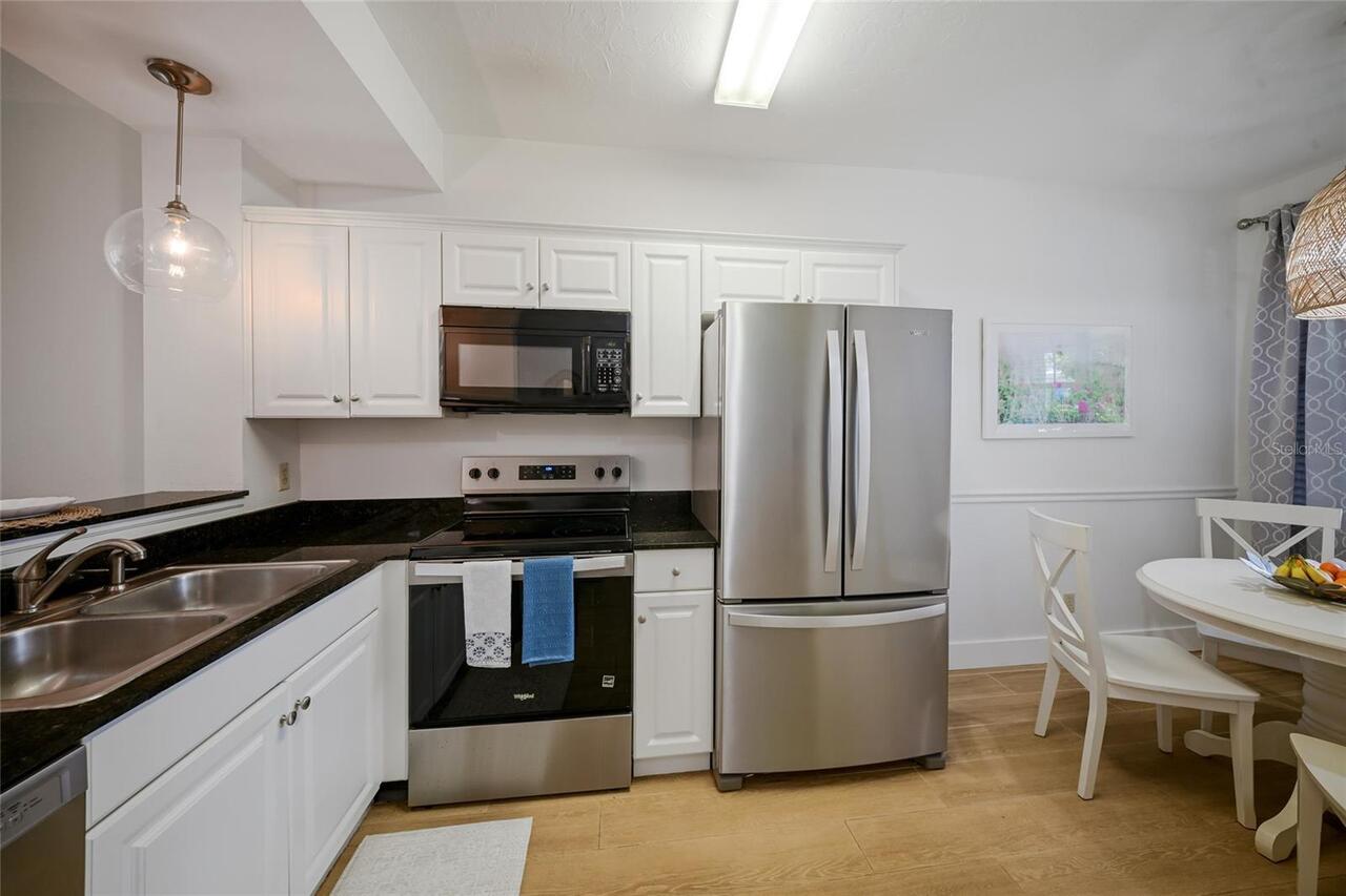 Listing Photo 8