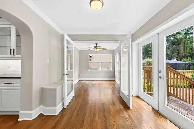Listing Photo 10