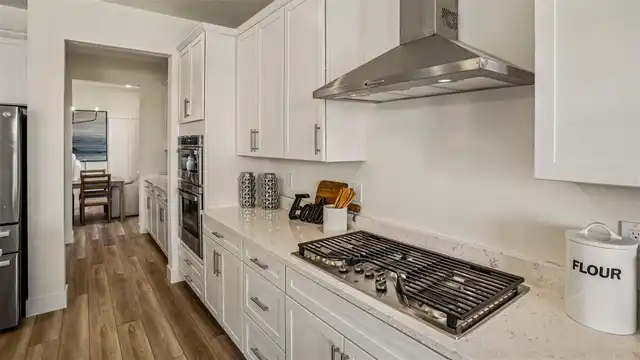 Listing Photo 15