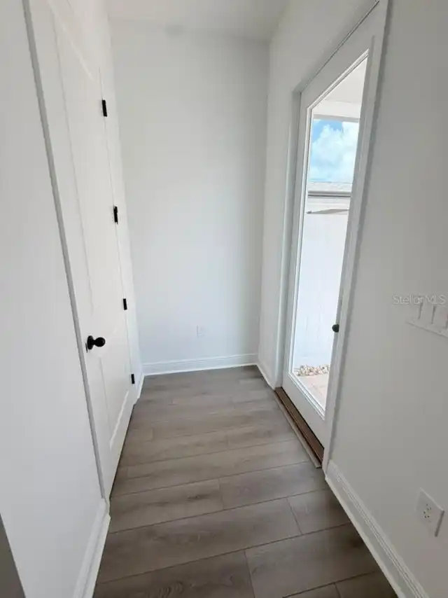 Listing Photo 11