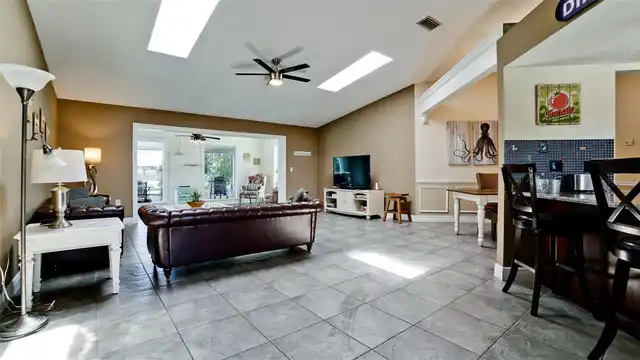 Listing Photo 7