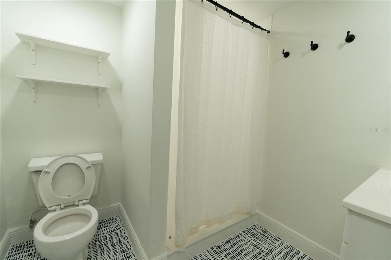 Listing Photo 9