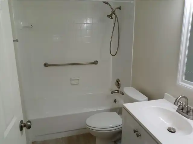 Listing Photo 10