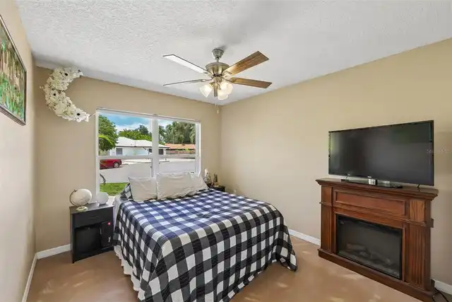Listing Photo 16