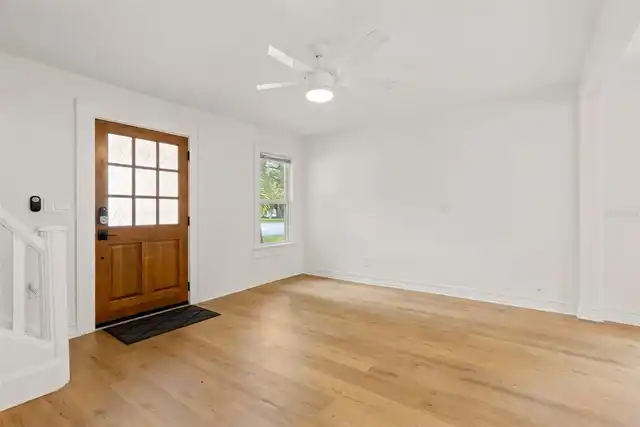 Listing Photo 12