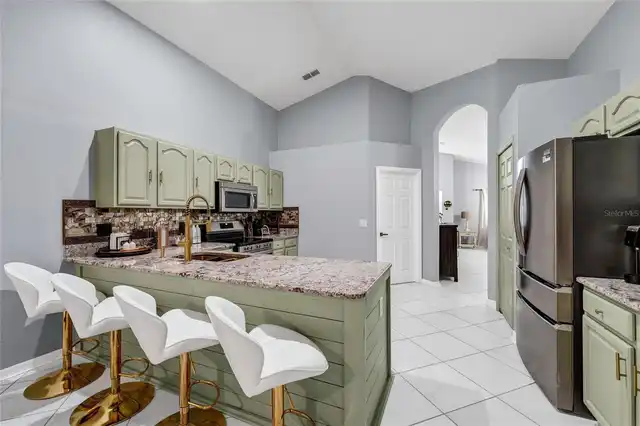 Listing Photo 8