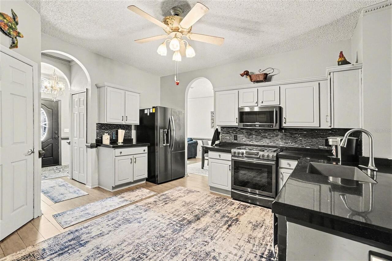 Listing Photo 11