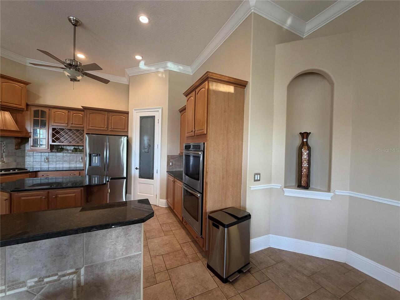 Listing Photo 12
