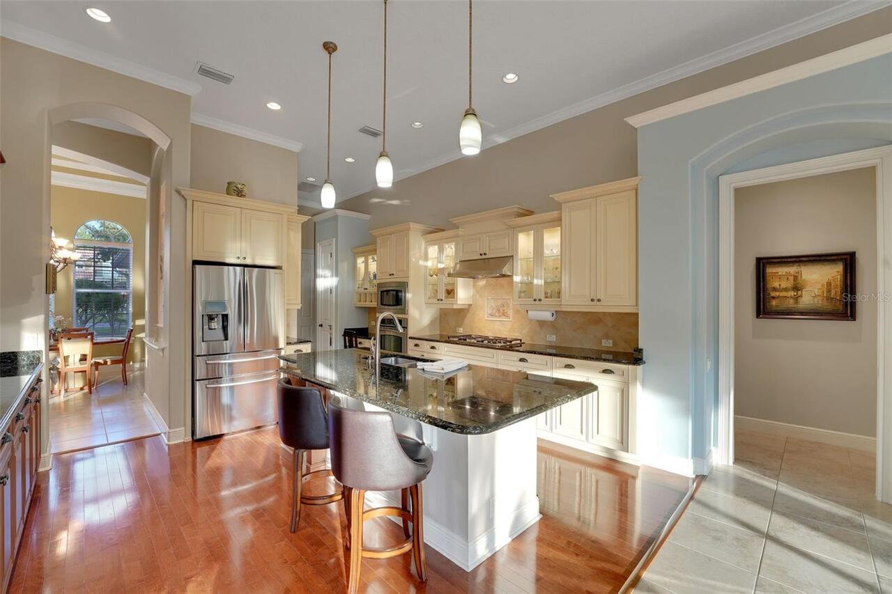 Listing Photo 12