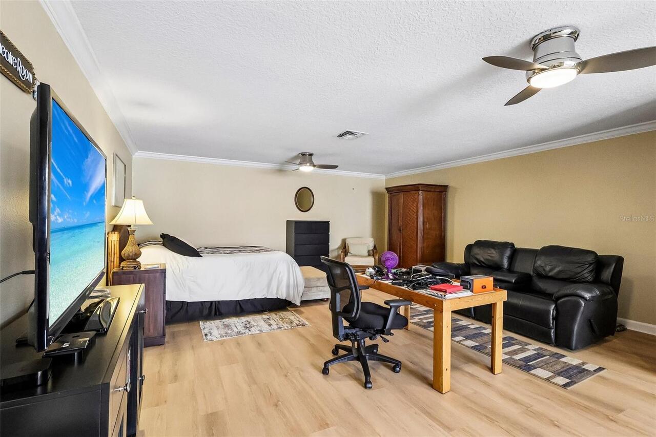 Listing Photo 34