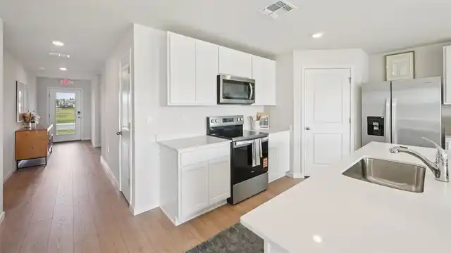 Listing Photo 8