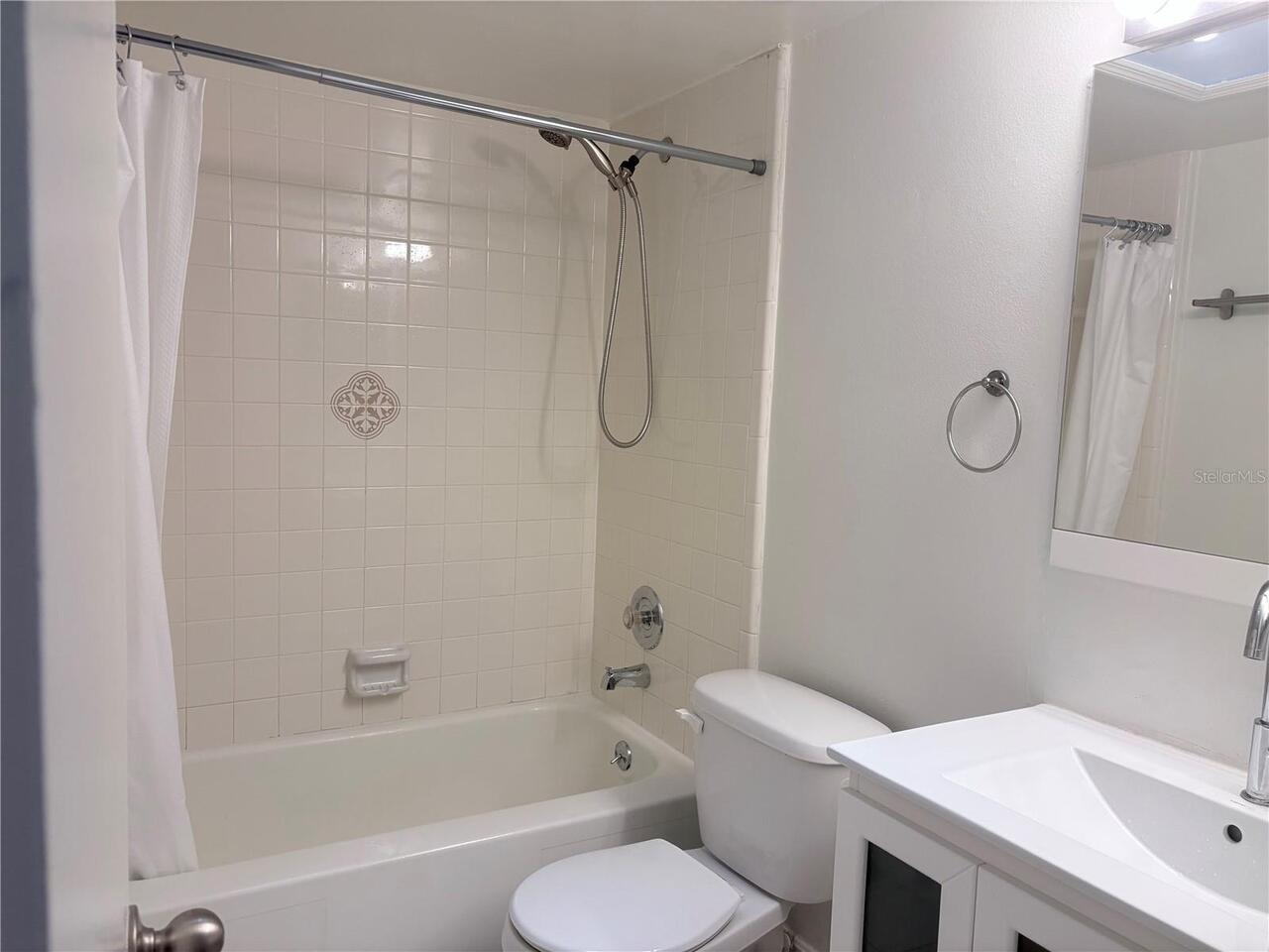 Listing Photo 11