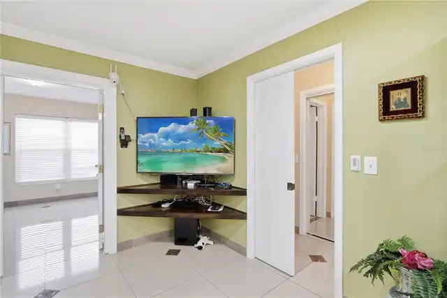 Listing Photo 16