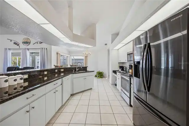 Listing Photo 11