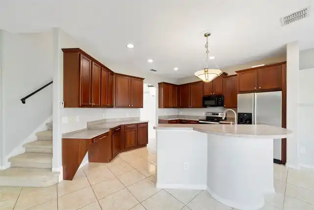 Listing Photo 9