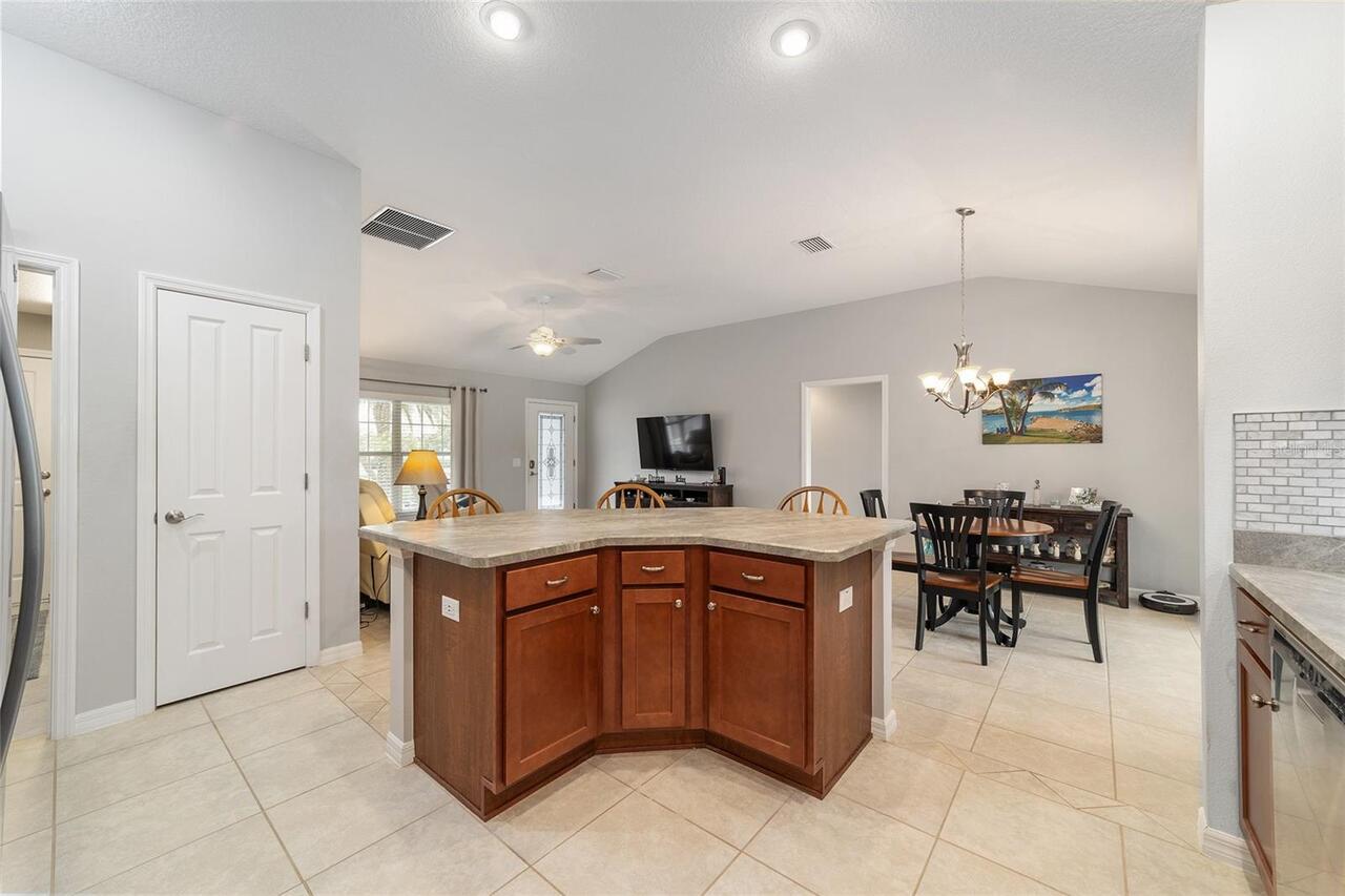 Listing Photo 17