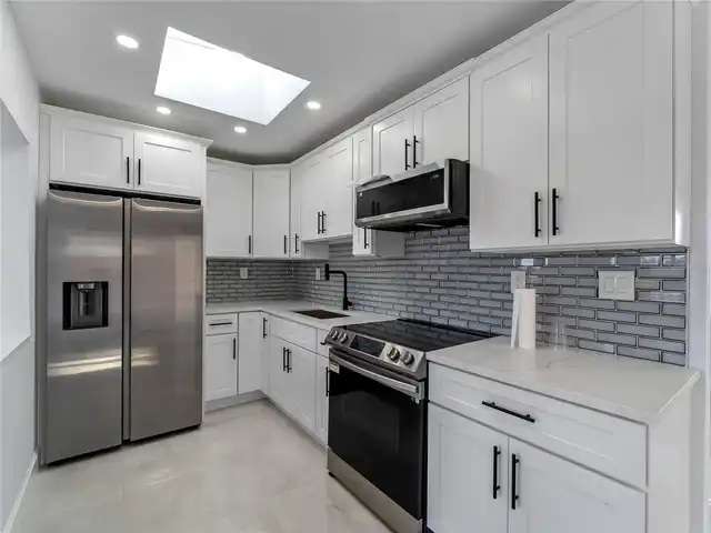 Listing Photo 10