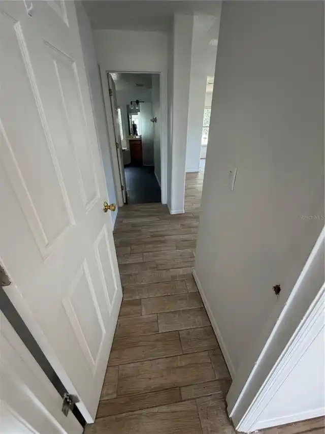 Listing Photo 12