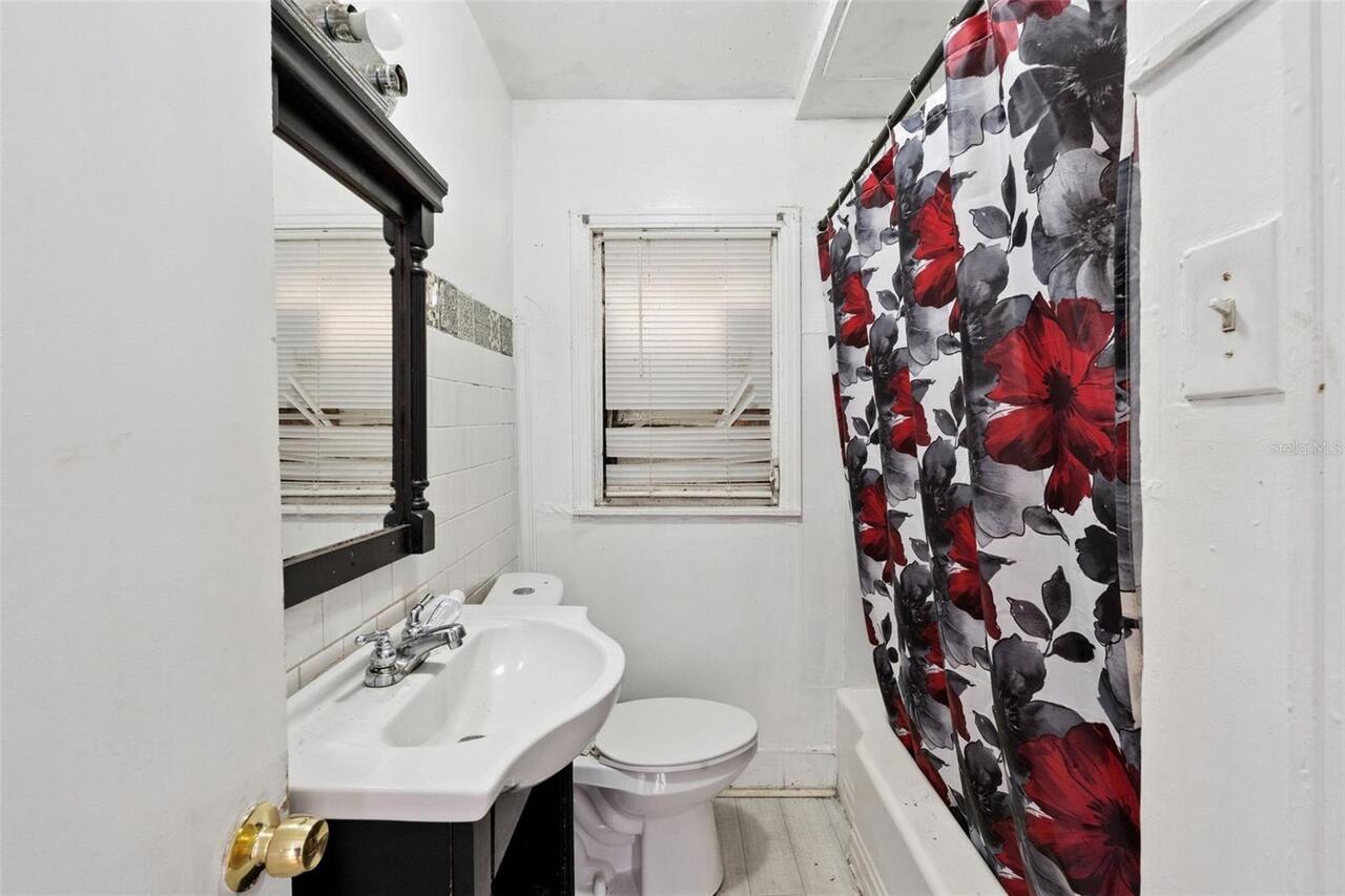 Listing Photo 10