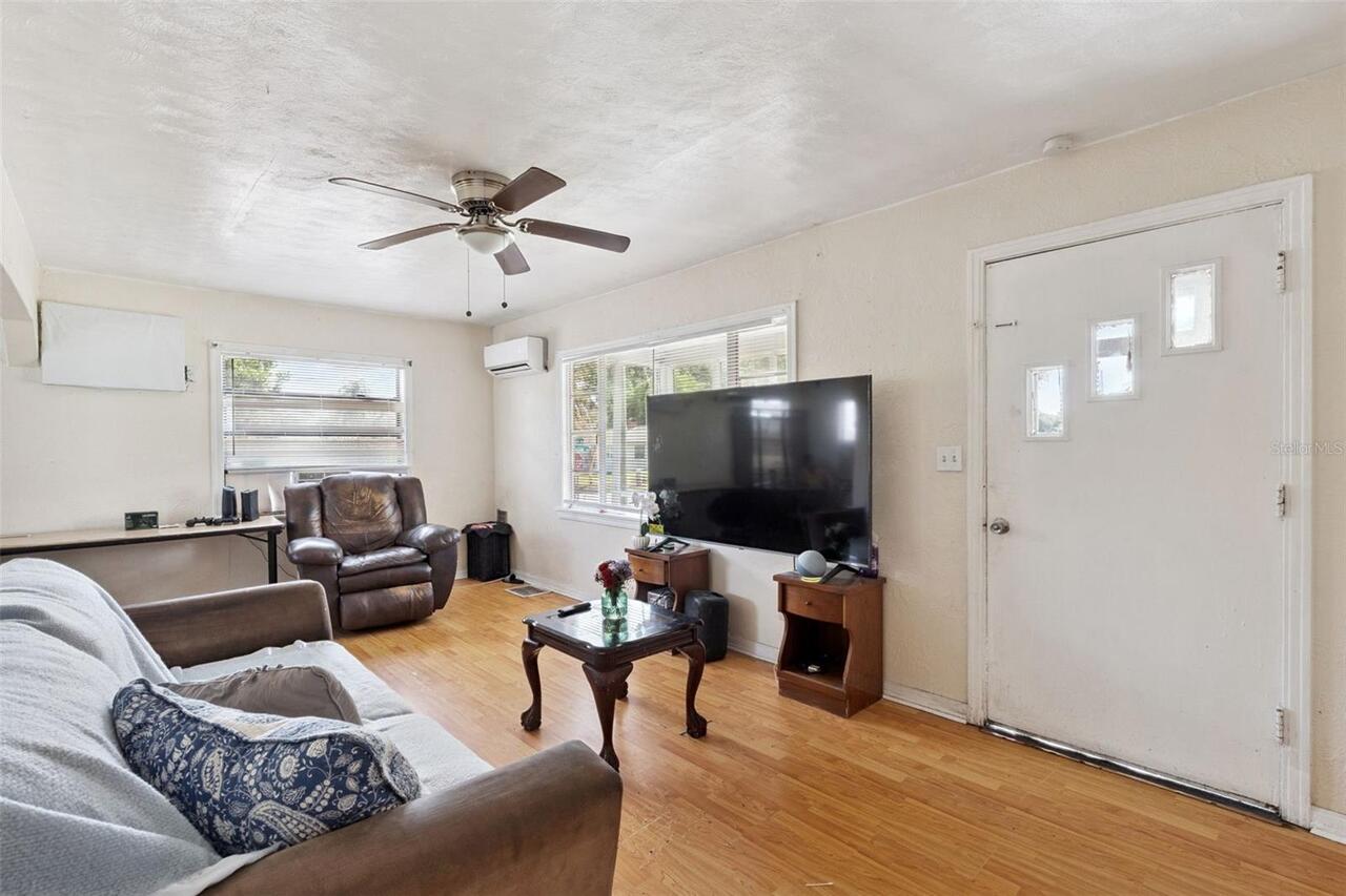 Listing Photo 11