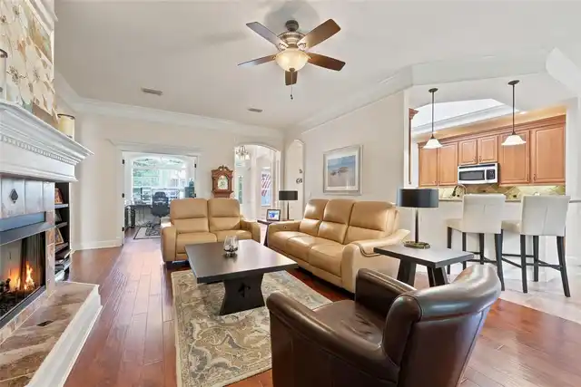 Listing Photo 8
