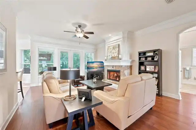 Listing Photo 9