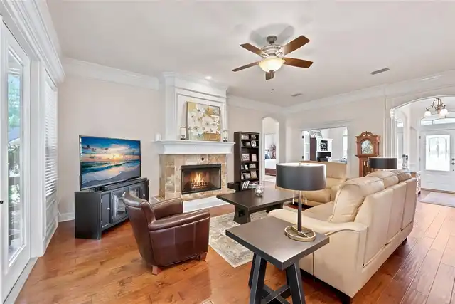Listing Photo 10