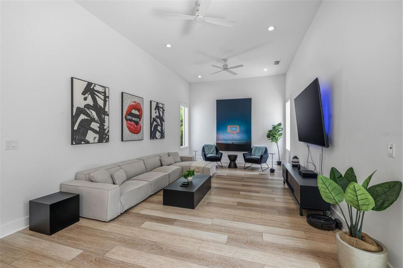 Listing Photo 18