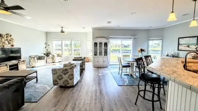 Listing Photo 6