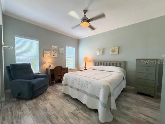 Listing Photo 12