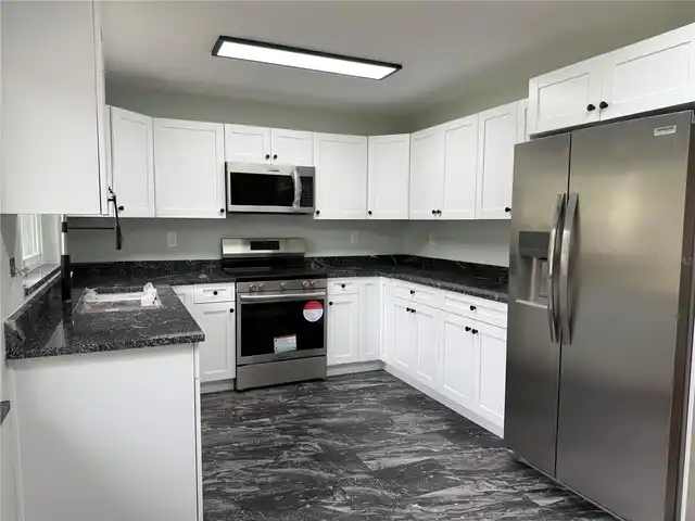 Listing Photo 10