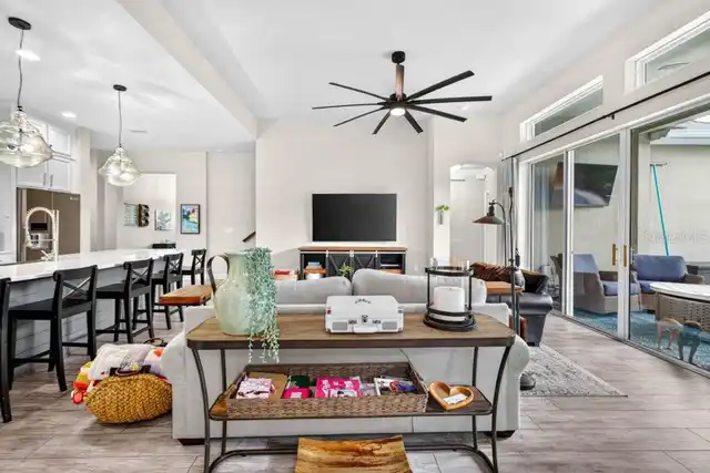 Listing Photo 11