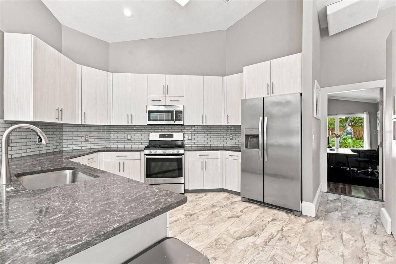 Listing Photo 17