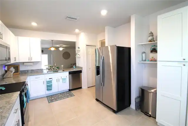 Listing Photo 8