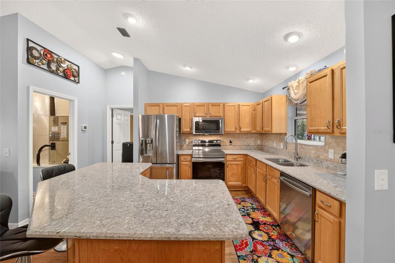 Listing Photo 11