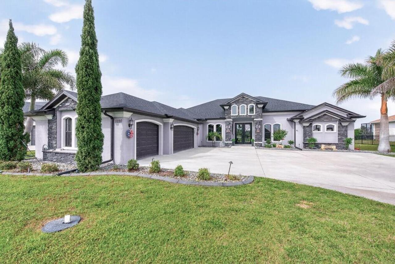 Wimauma Real Estate
