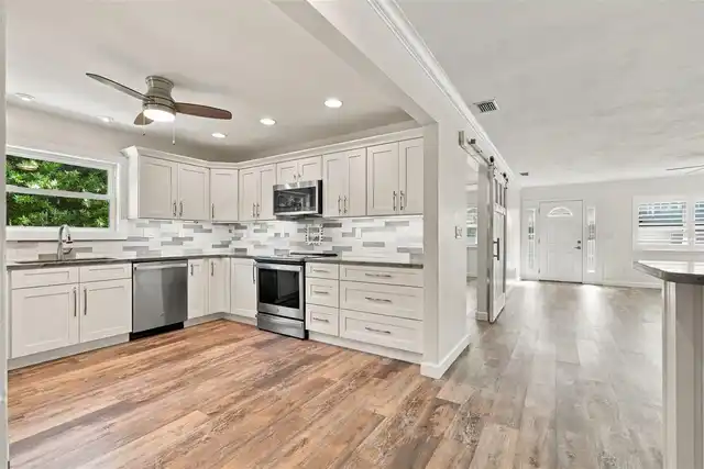 Listing Photo 7