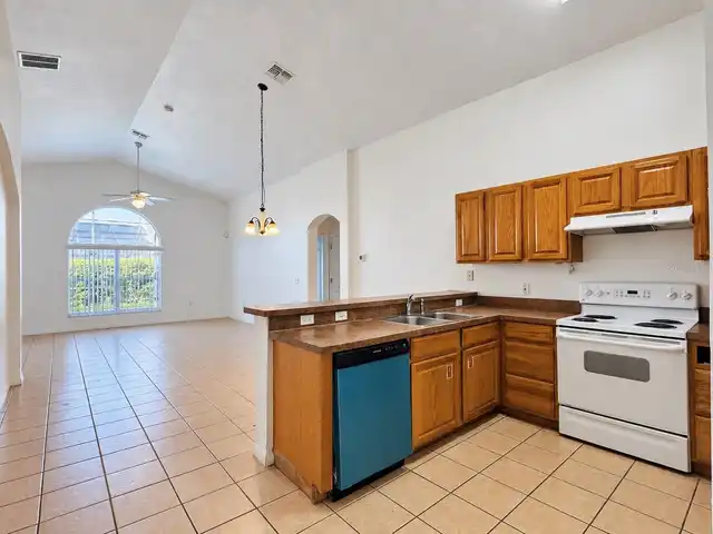 Listing Photo 9