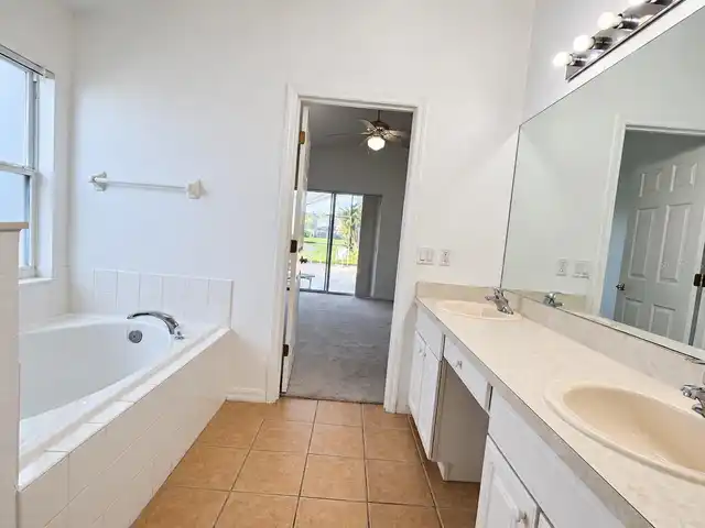 Listing Photo 10