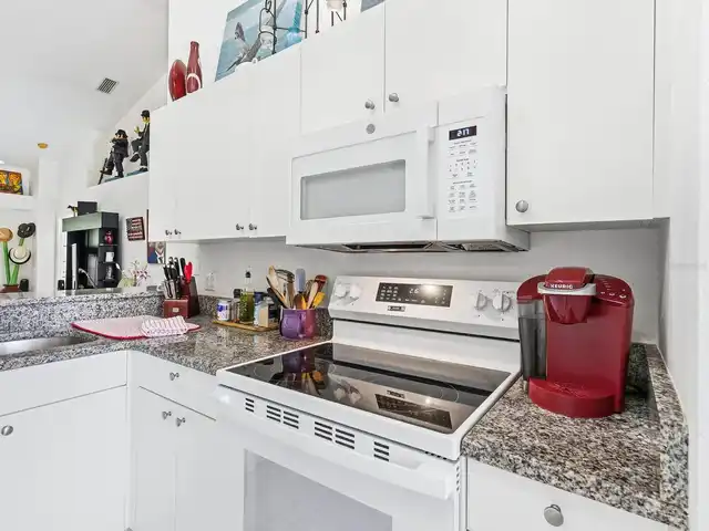 Listing Photo 7