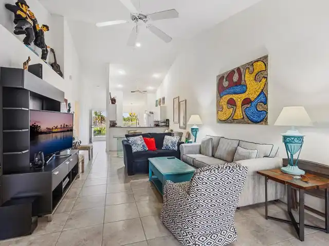 Listing Photo 8